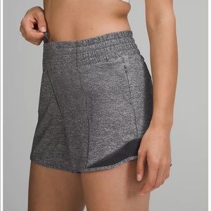 Lululemon hotty hot short 2.5” size 6